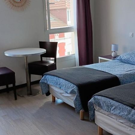 Studio 24M2 Au 4Eme Etage Ascenseur A Cote De La Gare Sncf Lourdes Ngoại thất bức ảnh
