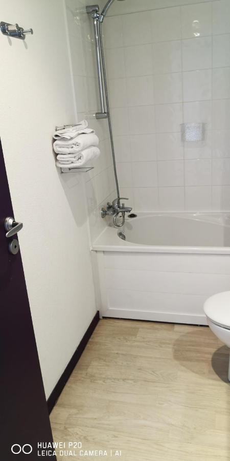 Studio 24M2 Au 4Eme Etage Ascenseur A Cote De La Gare Sncf Lourdes Ngoại thất bức ảnh