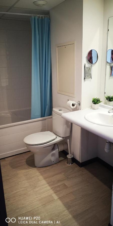 Studio 24M2 Au 4Eme Etage Ascenseur A Cote De La Gare Sncf Lourdes Ngoại thất bức ảnh